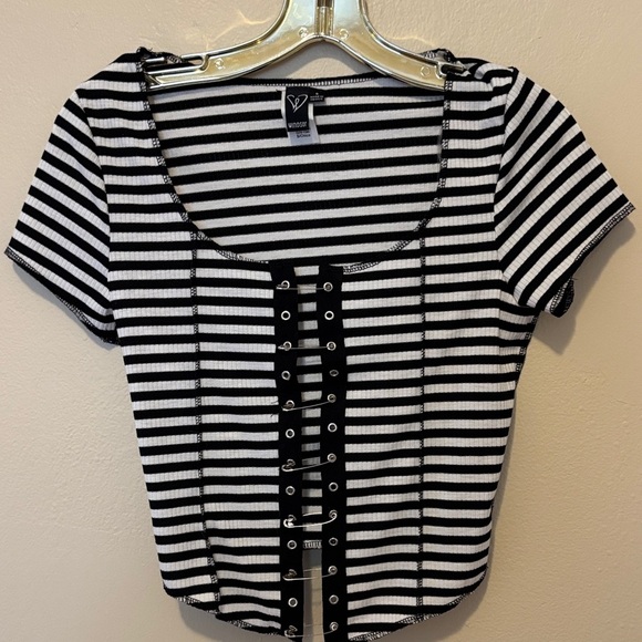 Windsor Black and White Striped Blouse - Picture 1 of 2
